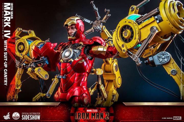 Image du produit Hot Toys Iron Man 2 figurine 1/4 Iron Man Mark IV with Suit-Up Gantry 49 cm
