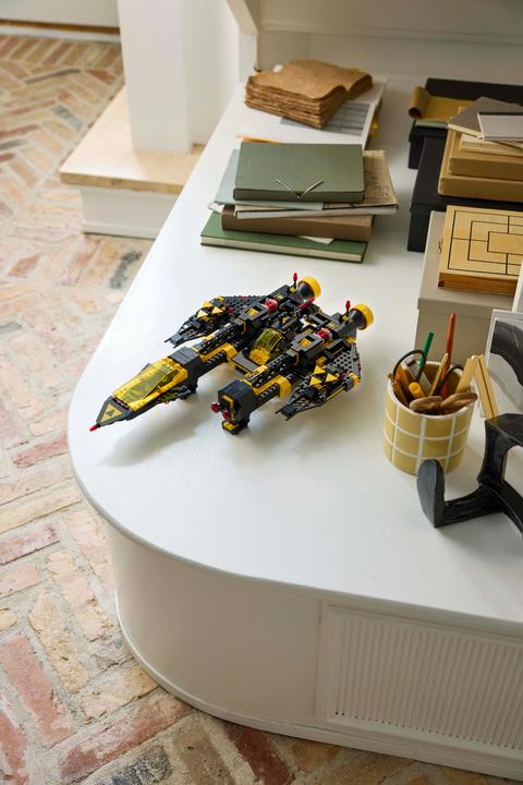 Produktbild LEGO Blacktron Renegade (10355, LEGO Icons, LEGO Seltene Sets)