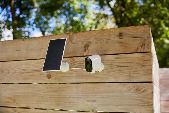 Actual product image Arlo Pro 4 Spotlight Camera, Set of 2 (2688 x 1520 pixels)