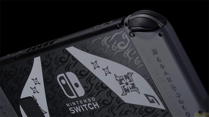 Actual product image Nintendo Switch - Monster Hunter Rise Edition