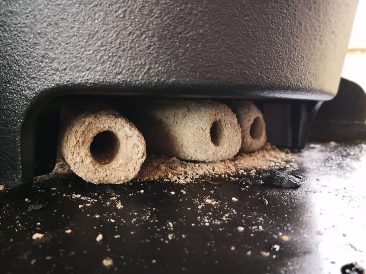 Immagine prodotto Outdoorchef Forno olandese 04 - 3,8 litri - incluso set di avviamento con cura della ghisa, detergente per
