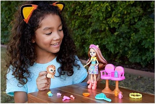 Actual product image Enchantimals STYLIN' SALON Playset