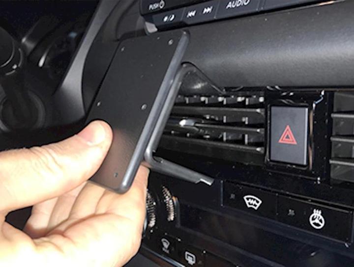 Actual product image Brodit 855697 Car mount Nissan Qashqai 22-