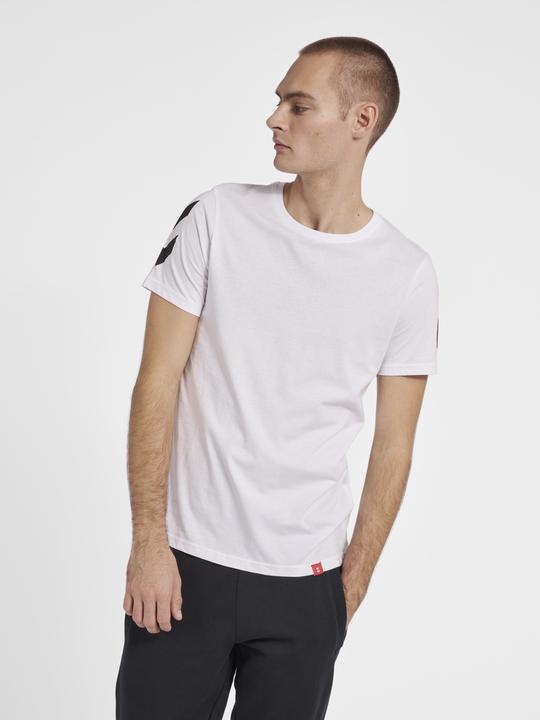 Actual product image hummel Legacy Chevron T-Shirt (XS)