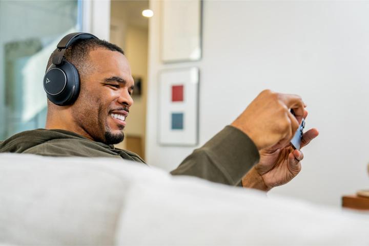 Image du produit Poly Voyager Surround 80 UC (Sans fil, USB-C)
