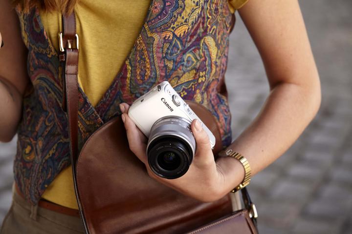 Productafbeelding Canon Eos M10 Is Stm (18 Mpx, APS-C / DX)
