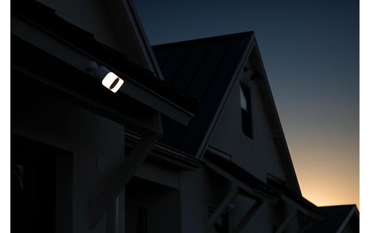 Actual product image Arlo Pro 3 Floodlight camera, black (2560 x 1440 Pixels)