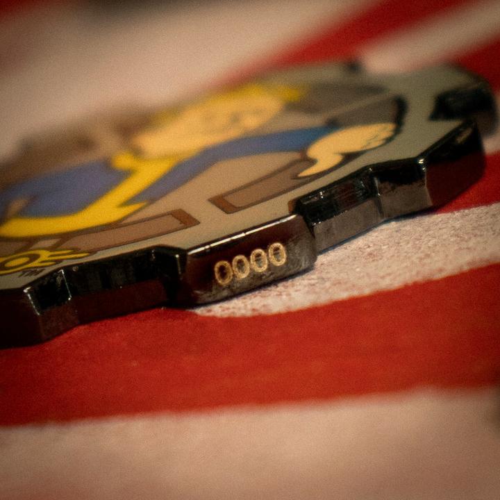 Produktbild Fanattik Fallout Sammelmünze Flip Coin Limited Edition