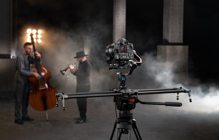 Image du produit DJI RS 2 Pro Combo (Appareil photo reflex, 4.50 kg)