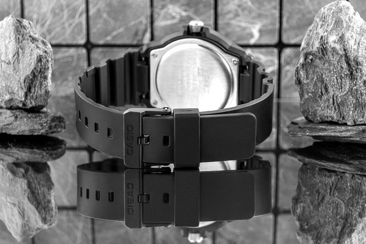 Actual product image Casio MRW-200H-1B (Analogue wristwatch, 45 mm)