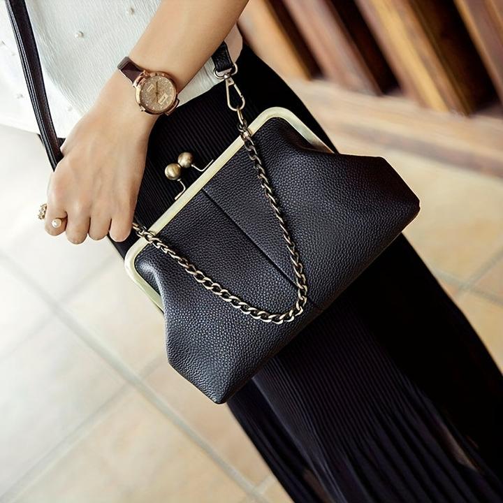 Produktbild Only-Bags.Store Mode Kette Dekor Schulter Crossbody Tasche Vintage Solid Farbe Clip Handtasche