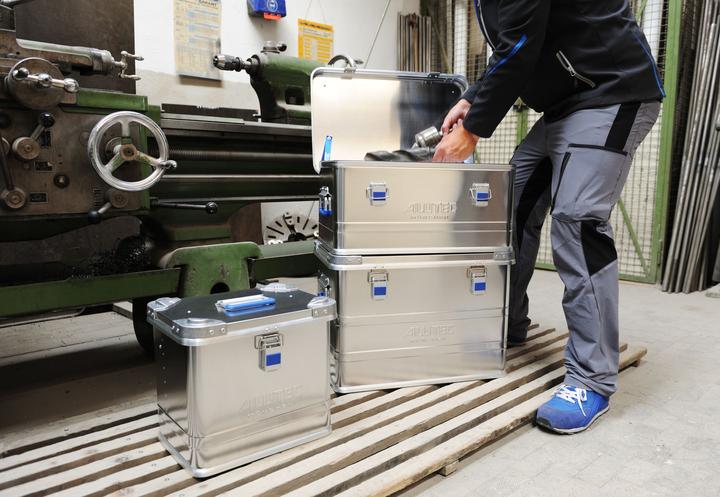 Actual product image eurokraft pro Industry aluminium container, capacity 60 l, external LxWxH 580 x 385 x 344 mm.