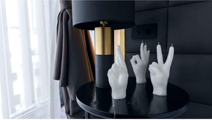 Actual product image Candle Hand crossed fingers (1 pcs.)