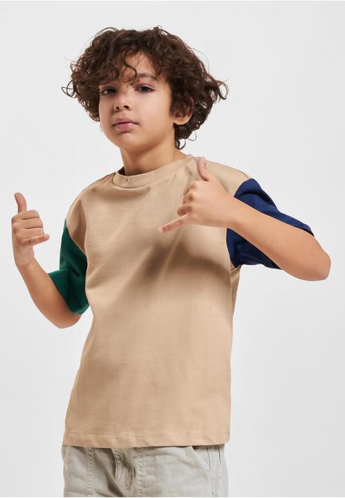 Actual product image Urban Classics Boys Organic Oversized Colorblock Tee - 19581 (134)