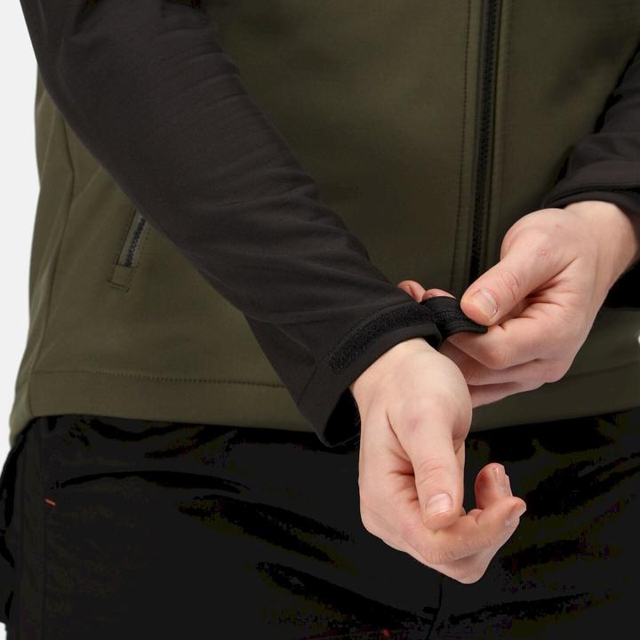 Actual product image Regatta Surrender Softshell Jacket (L)