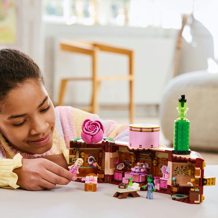Produktbild LEGO Glindas und Elphabas Schlafsaal (75683, LEGO Wicked)