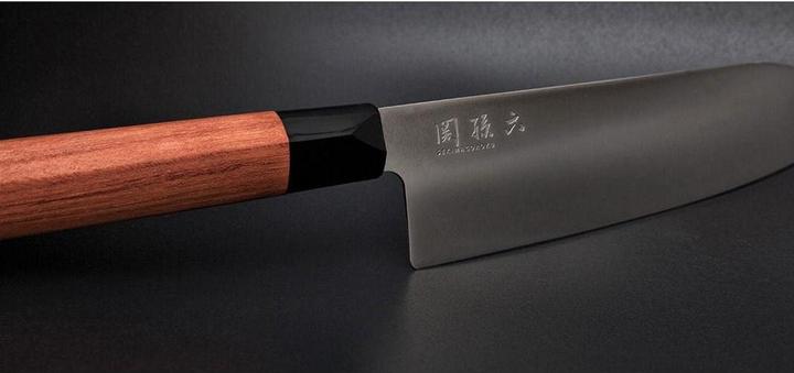 Actual product image Kai Seki Magoroku Red Wood Santoku (17 cm)