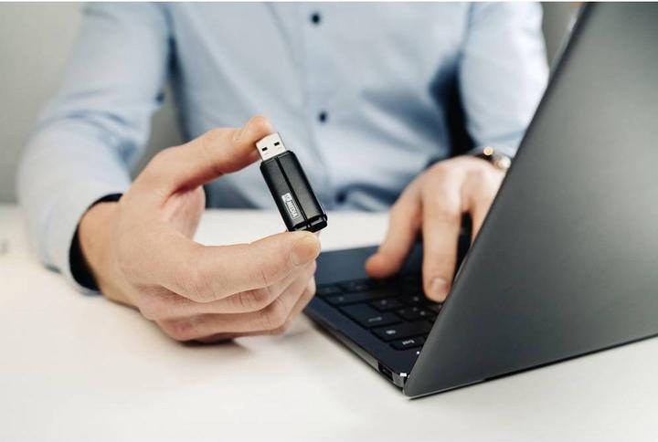 Produktbild MyMedia USB 2.0 Stick 8GB, schwarz (8 GB, USB 2.0)