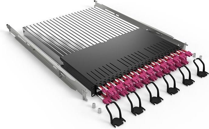 Produktbild PATCHBOX PLUS+ FIBER OPTIC OM4, MM, 1.7m, LC-SC, 24 (CAT6, 1.70 m)