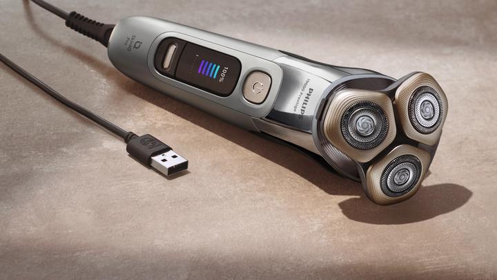 Actual product image Philips i9000 Prestige Ultra XP9404/31 Wet and Dry Electric Shaver with SkinIQ Pro