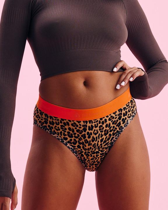 Actual product image The Female Company Slip Cotton Leo Ultra Strong (34)