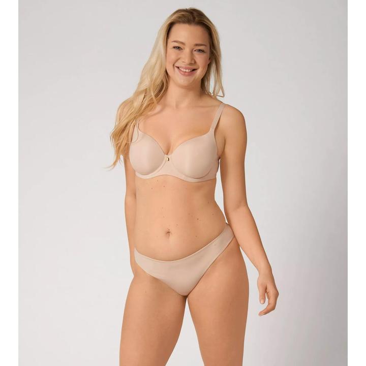 Image du produit Triumph Essentiels pour le maquillage du corps WP (80 C, Une unité par pack)