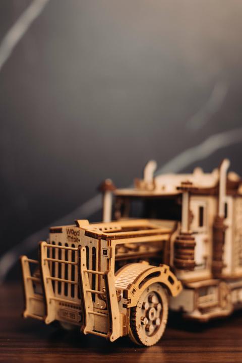 Immagine prodotto Wood Trick Camion - autoarticolato - kit di costruzione in legno 3D