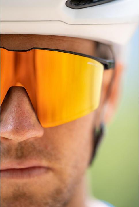 Produktbild Julbo Sportbrille Edge (Black, Schimmernd, JULBO Reactiv Light Amplifier 1-3)