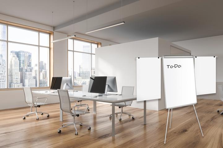 Produktbild Q-Connect Flipchart mit 2 Armen (70 x 100 cm)