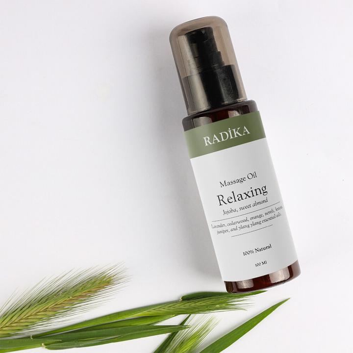 Actual product image Radika Massageöl, Entspannendes Massage-Öl, 100% Rein, BIO, natürlich, 100 ml (100 ml)