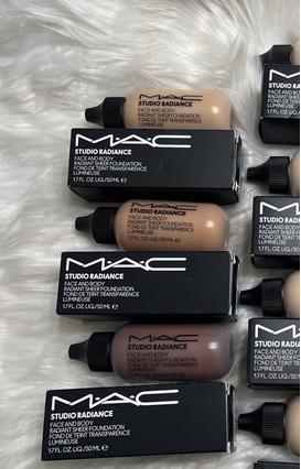 Actual product image MAC Cosmetics Studio Radiance Face and Body Radiant Sheer Foundation (W5)