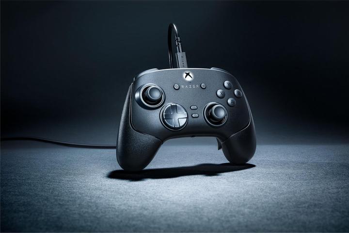 Actual product image Razer Wolverine V3 Tournament Edition, black - wired e-sports controller for Xbox & PC (Xbox One X, Xbox Series X, Xbox One S, Xbox Series S, PC)
