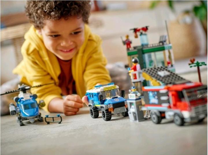 Actual product image LEGO Bank robbery with car chase (60317, LEGO City)