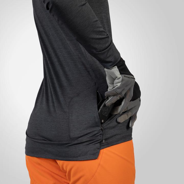 Actual product image Endura Ladies SingleTrack Jersey (long sleeve) (M)