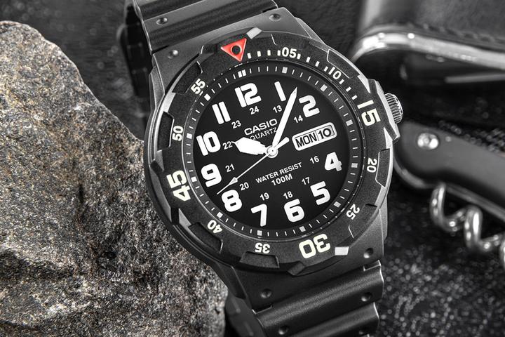 Actual product image Casio MRW-200H-1B (Analogue wristwatch, 45 mm)