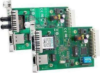 Immagine prodotto Moxa CSM-200-1218 - moduli plug-in non gestiti da 10/100BaseT(X) a 100BaseFX per il sistema NRack