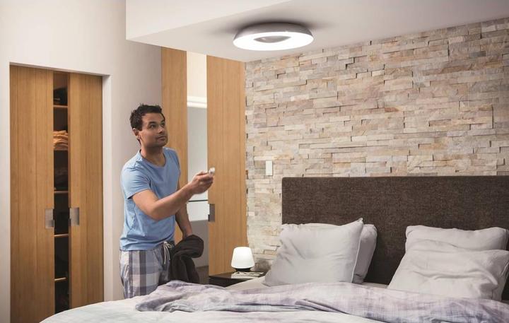 Produktbild Philips Hue Still Basis BT (2400 lm)