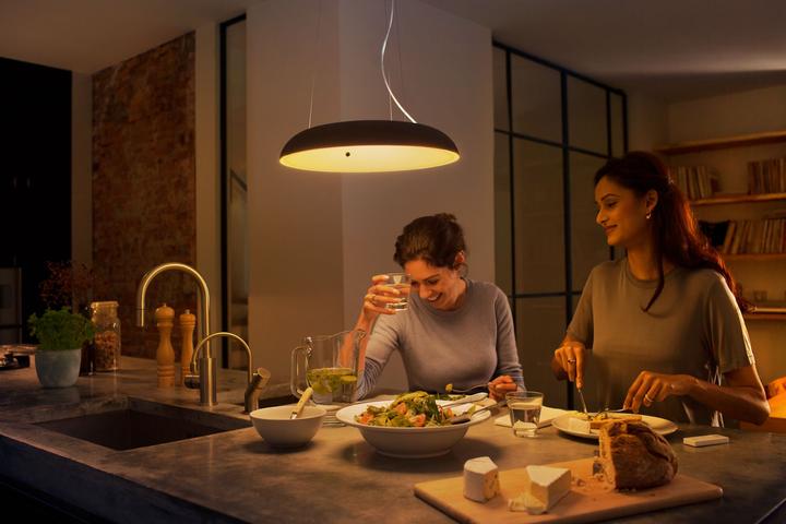 Actual product image Philips Hue Amaze Base (3000 lm)