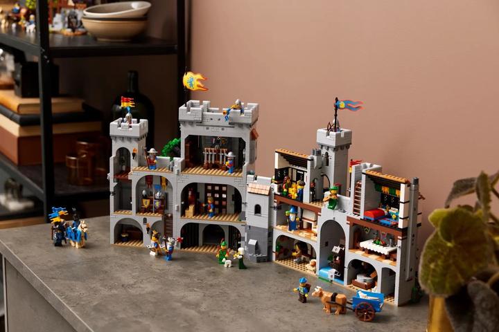 Produktbild LEGO Burg der Löwenritter (10305, LEGO Seltene Sets, LEGO Icons)