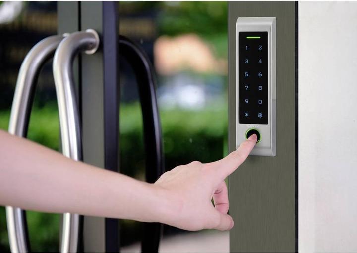 Immagine prodotto Sygonix SY-6121662 Sistema di accesso con impronte digitali/RFID Montaggio in superficie 12 V/DC, 1 (Impronta, Combinazione numerica elettronica, Smartphone, Scheda chiave)
