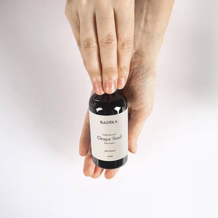 Produktbild Radika Traubenkernöl, Kaltgepresst, 100% Rein, BIO, natürlich, 100 ml (Körperöl, 100 ml)