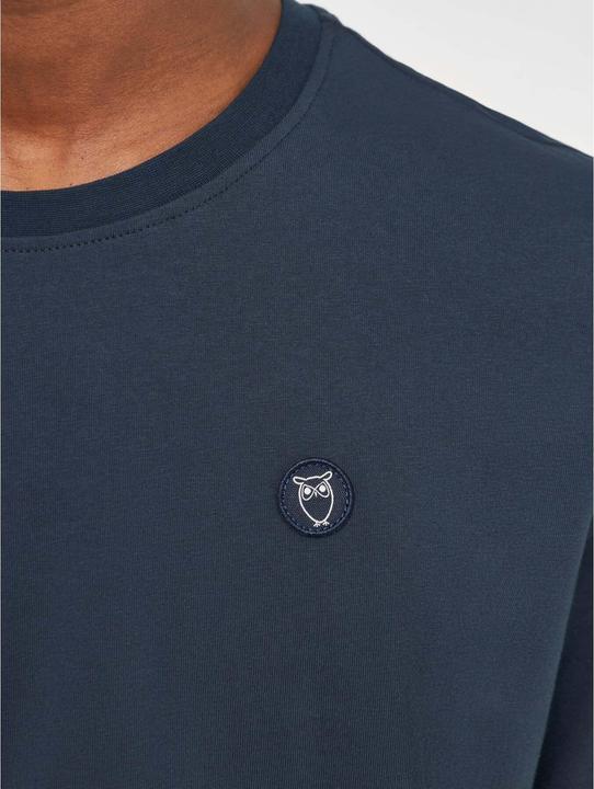 Produktbild KnowledgeCotton Apparel Badge Tee Total Eclipse (M)