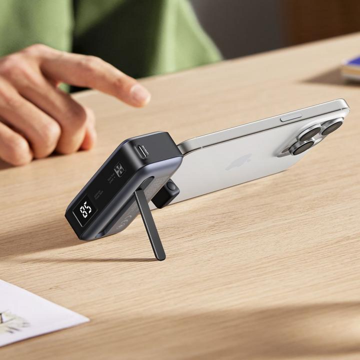 Actual product image Ugreen 5000mAh Power Bank with Built-in USB-C Connector (5000 mAh, 22.50 W, 18 Wh)