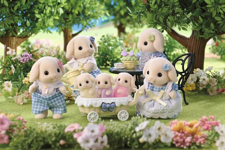 Actual product image Sylvanian Families Rabbit family