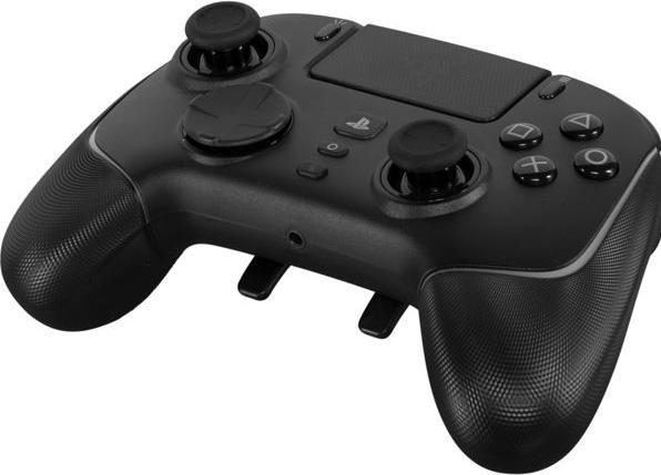 Actual product image Razer Wolverine V2 Pro (PS5, PC)