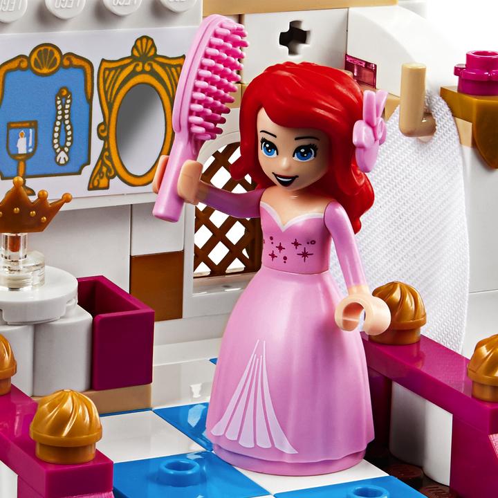 Actual product image LEGO Ariel royal wedding boat (41153, LEGO Disney)