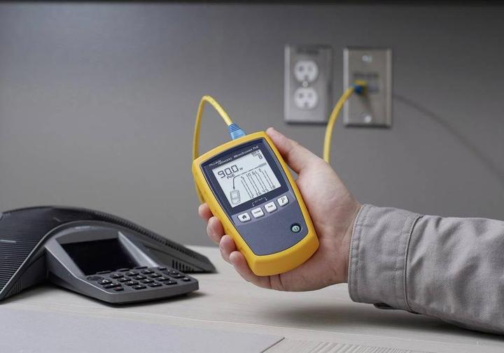 Actual product image Fluke The PoE tester MicroScanner developed for the cabling technician