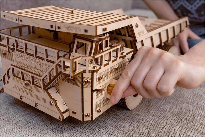 Image du produit Eco Wood Art Camion à benne BelAZ 75710