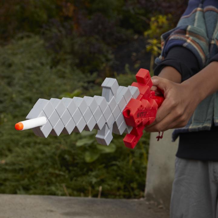 Immagine prodotto Nerf Spada rubacuori Minecraft, 4 dardi in schiuma Elite, lama morbida, lanciadardi