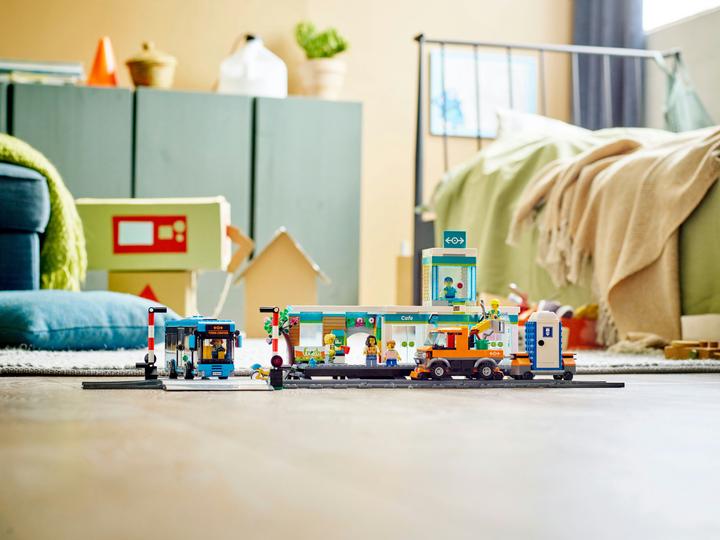 Produktbild LEGO Bahnhof (60335, LEGO City)